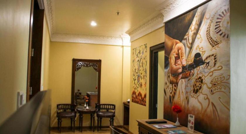 Amos Cozy Hotel Melawai Jakarta Exterior photo