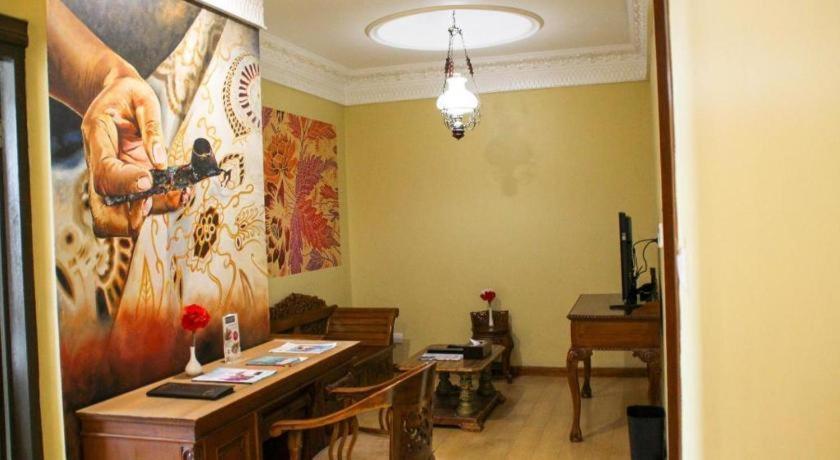 Amos Cozy Hotel Melawai Jakarta Exterior photo