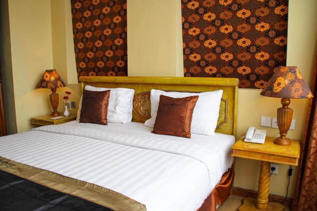 Amos Cozy Hotel Melawai Jakarta Exterior photo